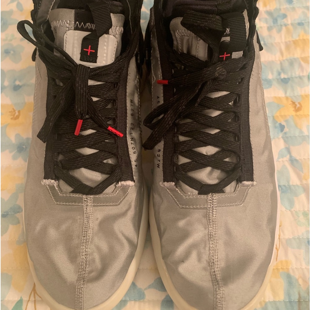 Mens Jordan’s size 10.5